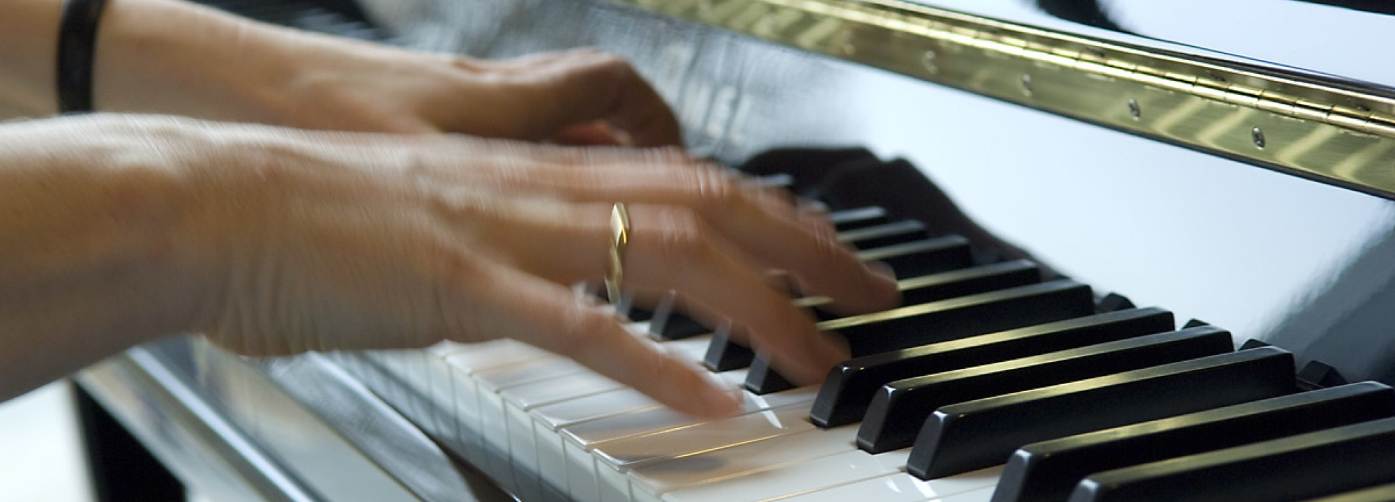 Wir bieten Entscheidungshilfe – die richtige Wahl Ihres Klaviers - Musikhaus Satde